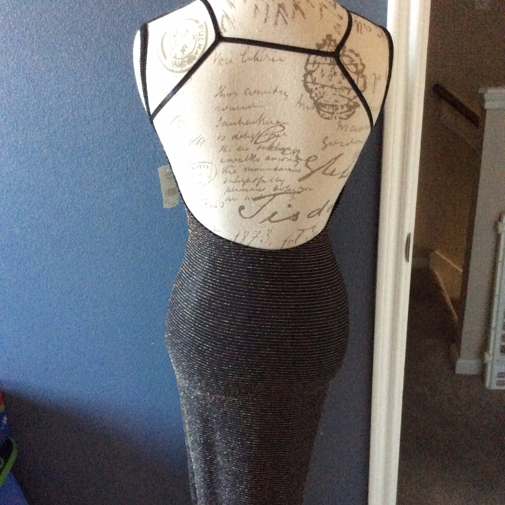 Women's Beautiful Open Back Stretched Dress Size M - Picture 5 of 6